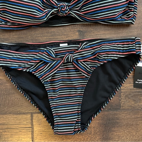 Juniors No Boundaries Lurex Rib Knit Stripe Two-Pieces Swimsuit
Size L (11-13) - Picture 8 of 13